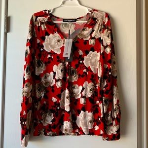 Karl Lagerfeld women’s red black V-neck pleated floral blouse size M
